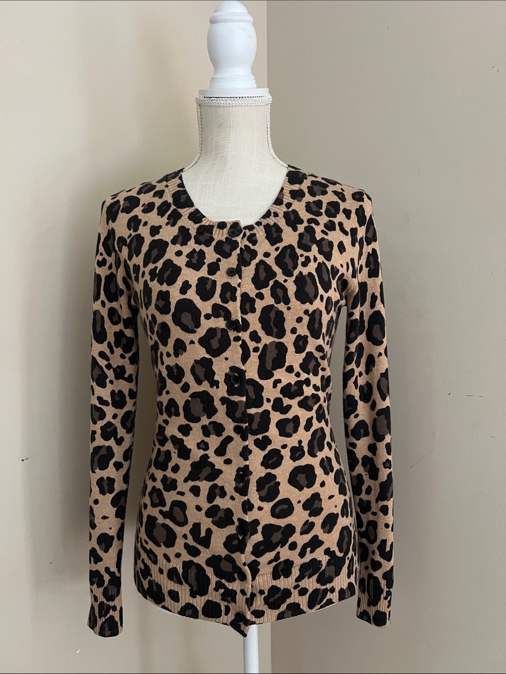 GAP Women’s Leopard Print Cardigan Size: S